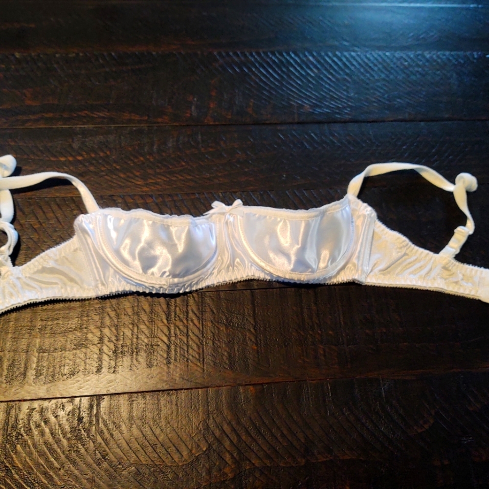 Shelf Bra size 36C or D white